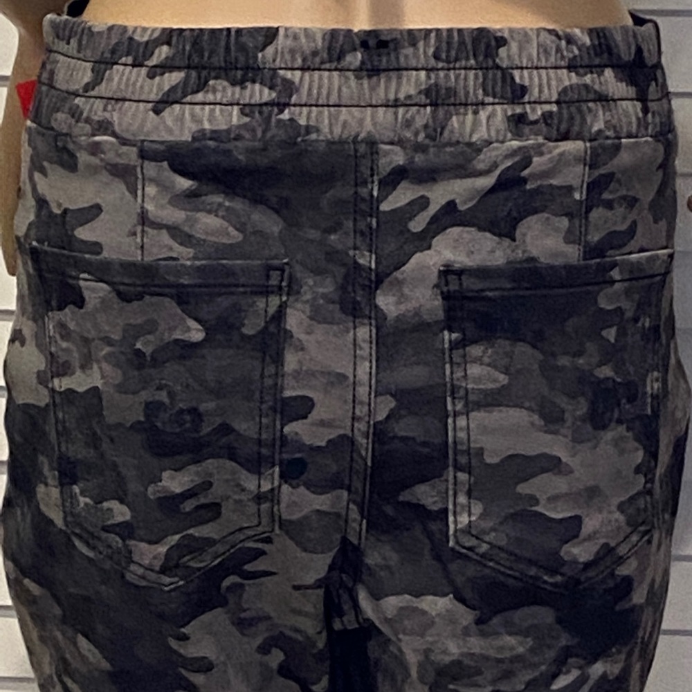 SPANX Stretch Twill Cargo Jogger Pants Pull-on Blackwash Camo Size Small NWT - Picture 7 of 9